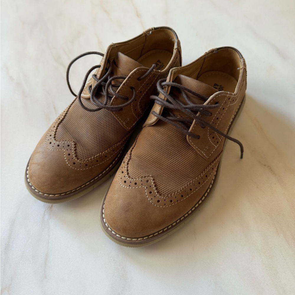 Johnston & Murphy boys dress shoes